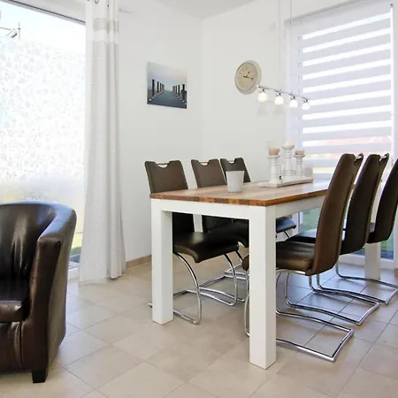 Casa vacanze House, *